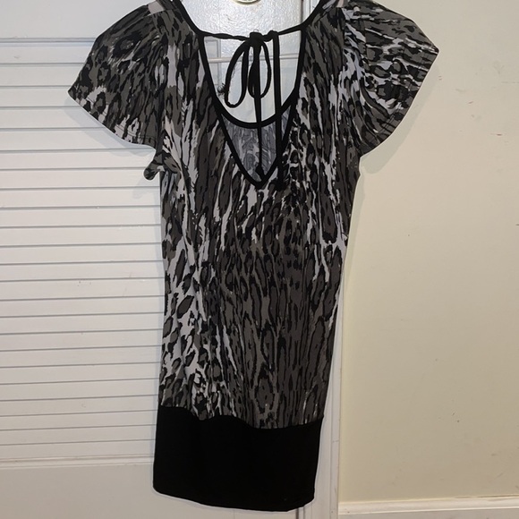 Womens Zoey Beth Shirt - Picture 3 of 3